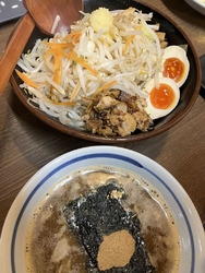 若大将つけ麺を...