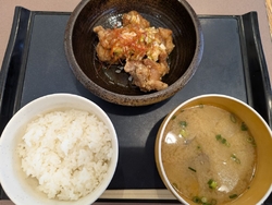 ランチに唐揚げ...