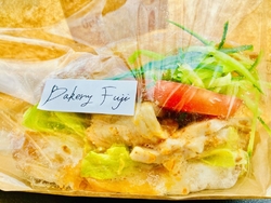 【よだれ鶏サン...