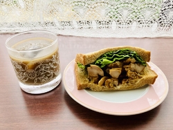 仕事終わりに立...