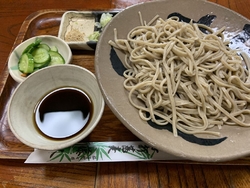 平日の昼どきに...