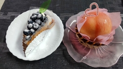 桃のパニエ。桃...