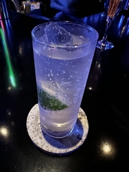赤門通りにあり...