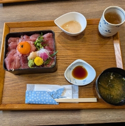 ランチに食べに...
