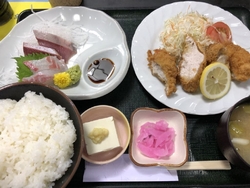 友人に案内され...