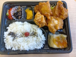 お昼ごはんを考...