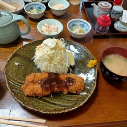 とんロース定食...