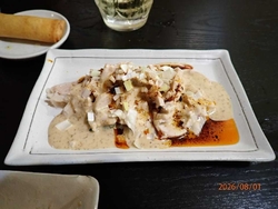 駅近くで中華だ...