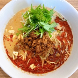担々麺をいただ...