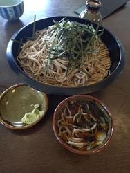 お昼にそば処水...