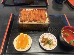 ふわっふわの鰻...