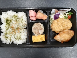 昼食のお弁当を...