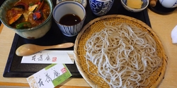 お蕎麦屋さんで...