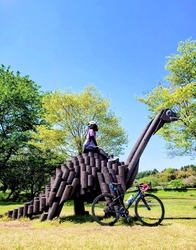 市貝町役場に隣...