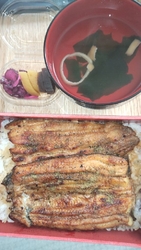 今年最後の鰻で...