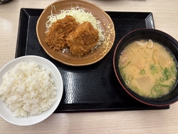 とん汁定食(ヒ...