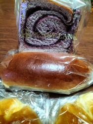 こちらのパン屋...