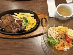 平日の夜に伺い...