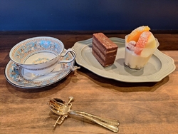 美味しいケーキ...