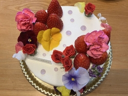 母の日にケーキ...