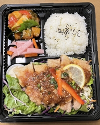 今回はサラダ油...