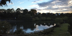 夕方、近くのス...