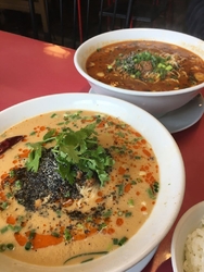 ここの坦々麺が...