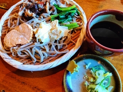遅い朝食で訪れ...