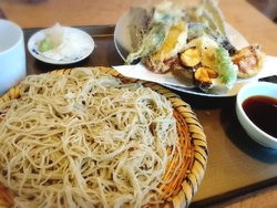 この日は平日に...