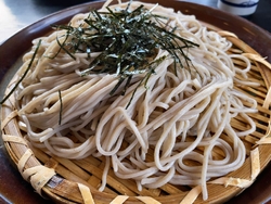 ミニ丼ランチと...
