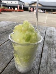 かき氷は苺とブ...