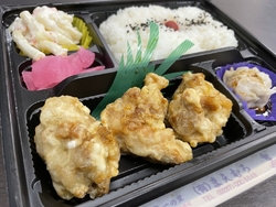 お弁当屋さんで...