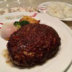 今日は休日。が...