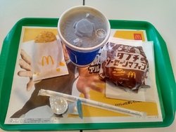 朝マックでお邪...
