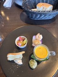 予約してランチ...