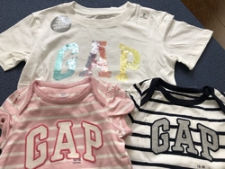 子どもたちの服...