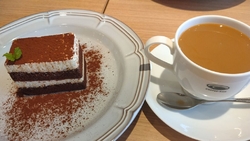 平日午後訪問。...