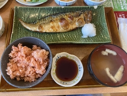 ランチで、さば...