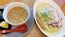 昆布水つけ麺の...