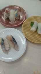 魚べいさんは回...
