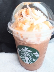 スタバでフラペ...