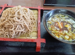 先月も来た道の...
