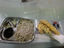 職場のみんなで...