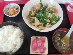 大内食堂さんで...