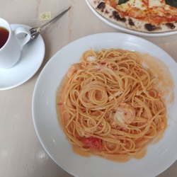 息子とランチに...