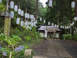 神社近くにある...