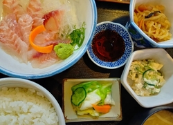 ランチで鯛の刺...