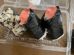 お昼に食べる分...