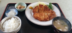 お店には、何度...