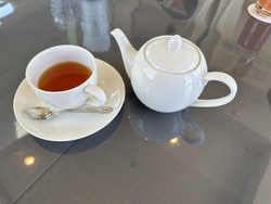 お茶会に誘われ...